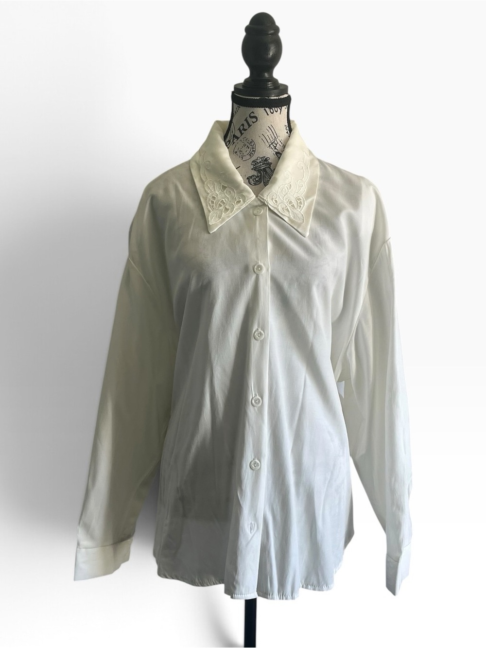 🇨🇦 VINTAGE Lorenzo Off White Embroidered Collar White Blouse Romantic Academia
